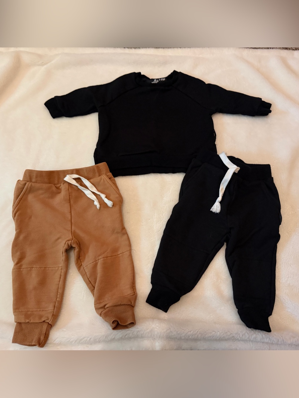 Millie & Roo baby Jogger Pants and sweatshirt set 0-6 months